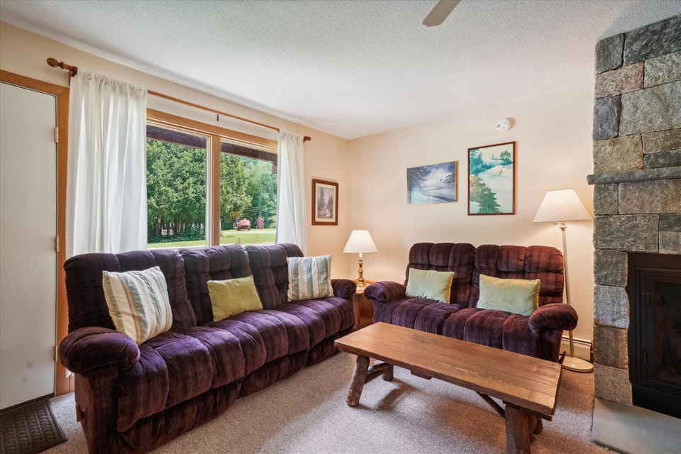 Valley Park D1 House in Mendon