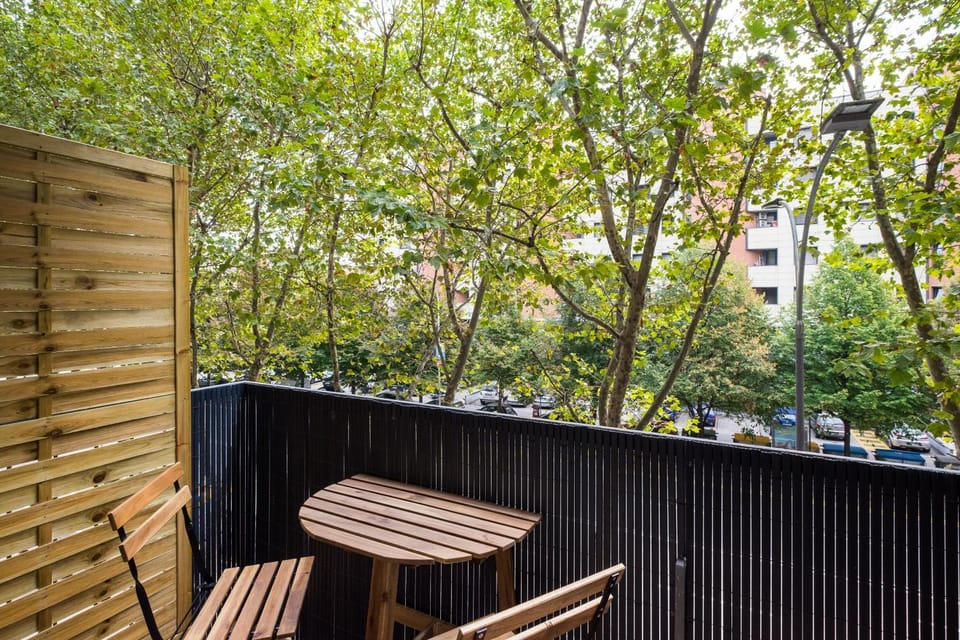 Property building, Balcony/Terrace, Street view