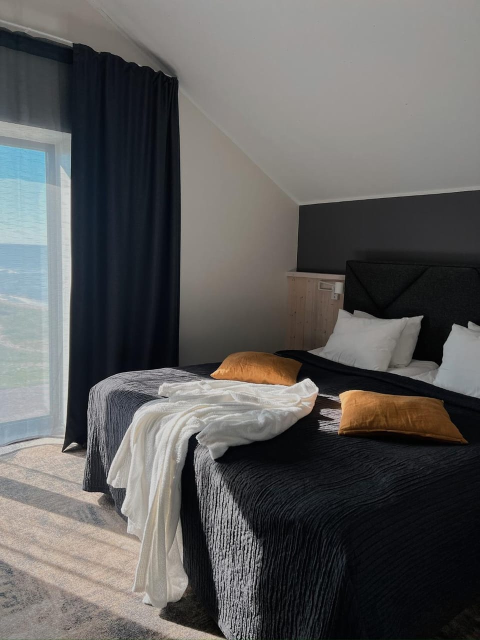 Bed, Sea view