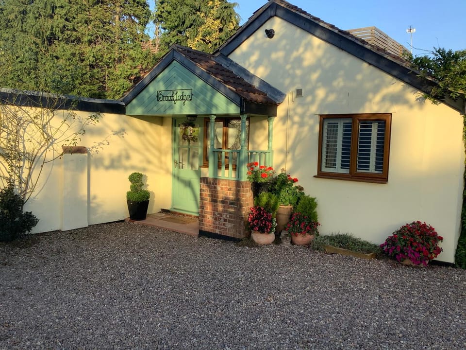 Brook Lodge Country Cottage House in England