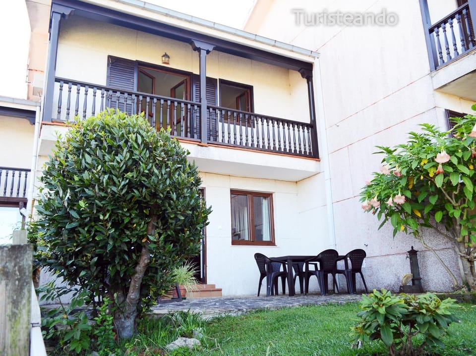 Property building, Patio, Facade/entrance