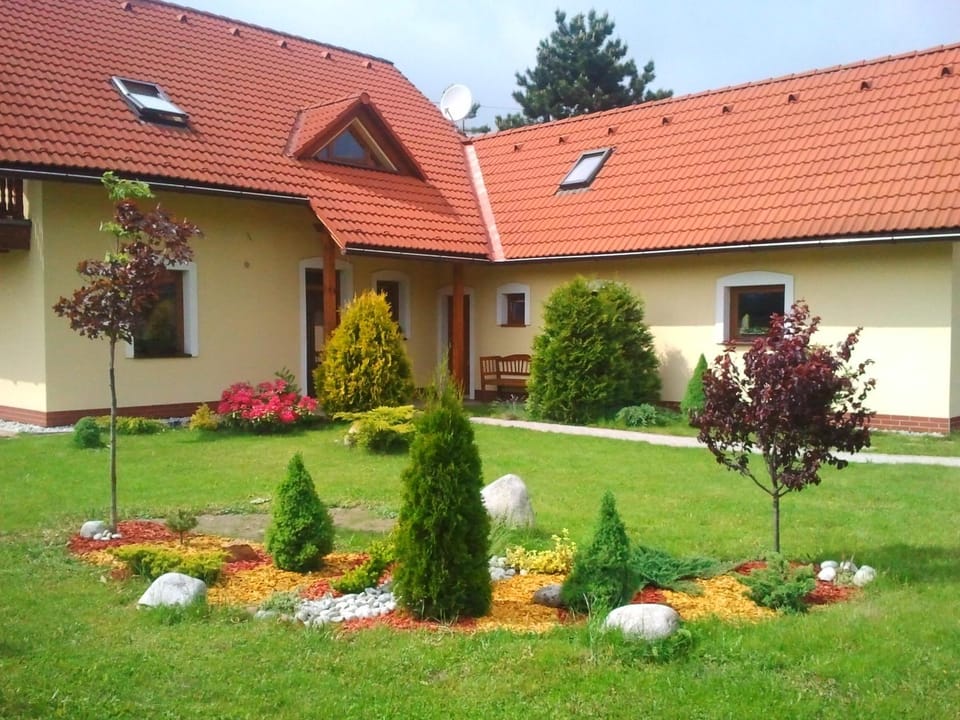Spring, Area and facilities