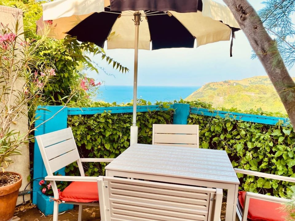 Patio, Spring, Day, Natural landscape, Garden, View (from property/room), Balcony/Terrace, Living room, Seating area, Dining area, Garden view, Mountain view, Sea view