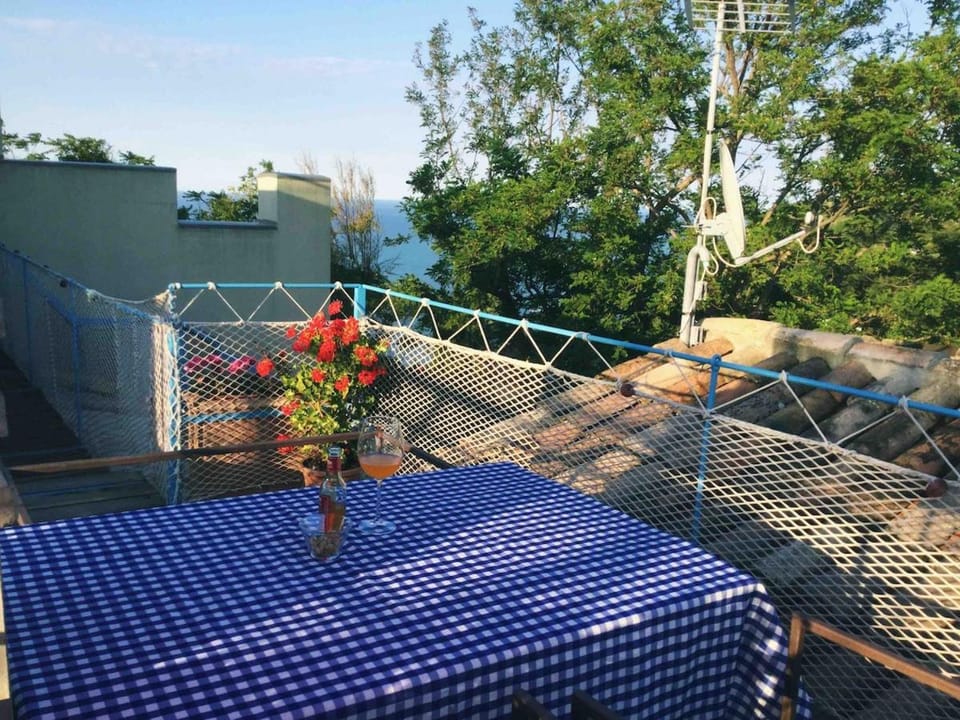 View (from property/room), Balcony/Terrace