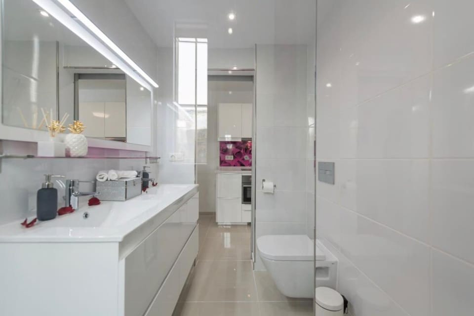 Toilet, Bathroom