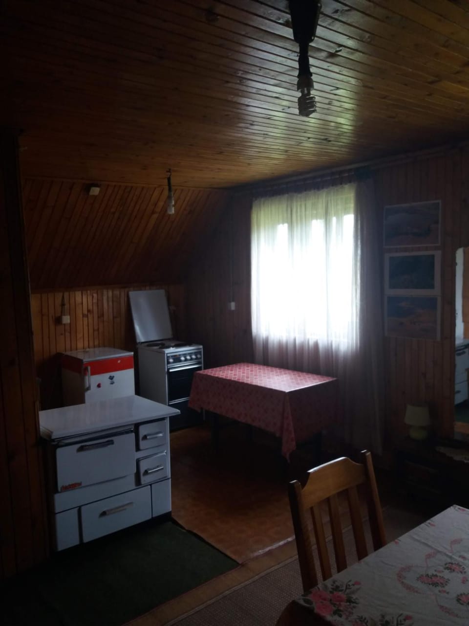 Kitchen or kitchenette, Living room, Seating area, Dining area, Communal kitchen