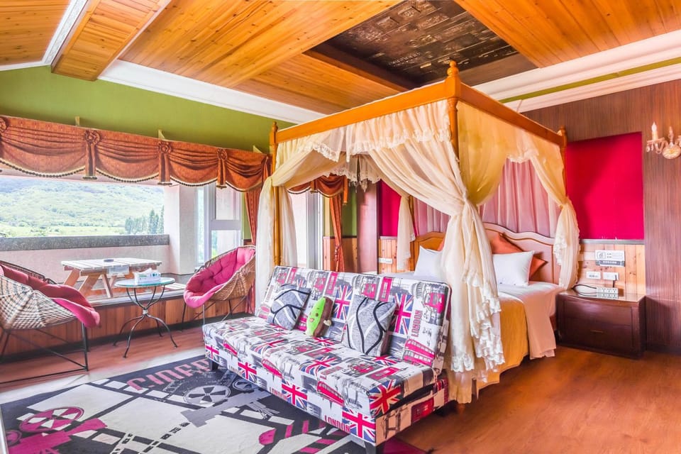 Property building, Photo of the whole room