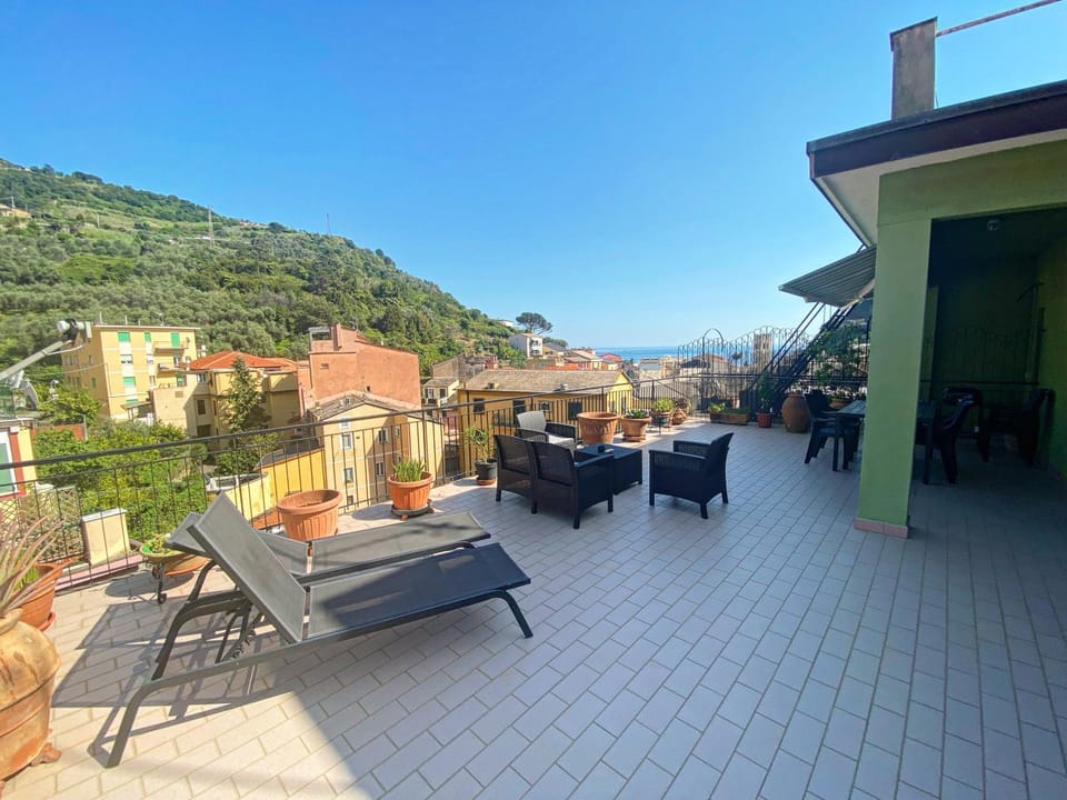 Day, Natural landscape, View (from property/room), Balcony/Terrace, Seating area, Mountain view