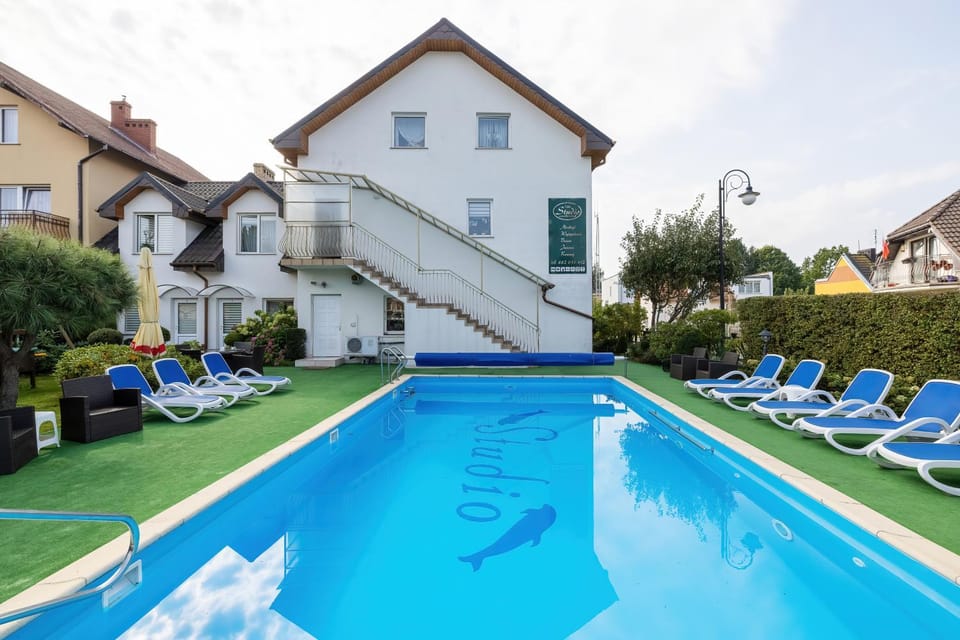 Property building, Day, Garden, Seating area, Garden view, Pool view, Swimming pool, sunbed