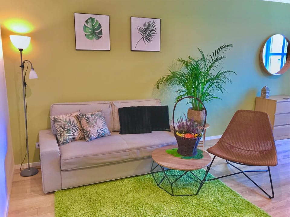 Apartament „Green Wall” Apartment in Lower Silesian Voivodeship
