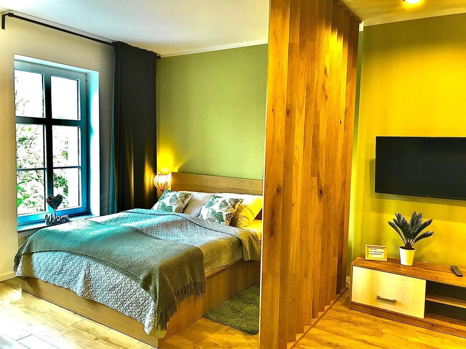 Apartament „Green Wall” Apartment in Lower Silesian Voivodeship