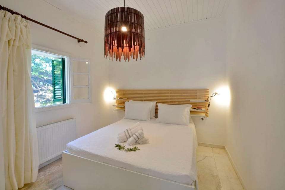 Minimalist Cozy House House in Corfu