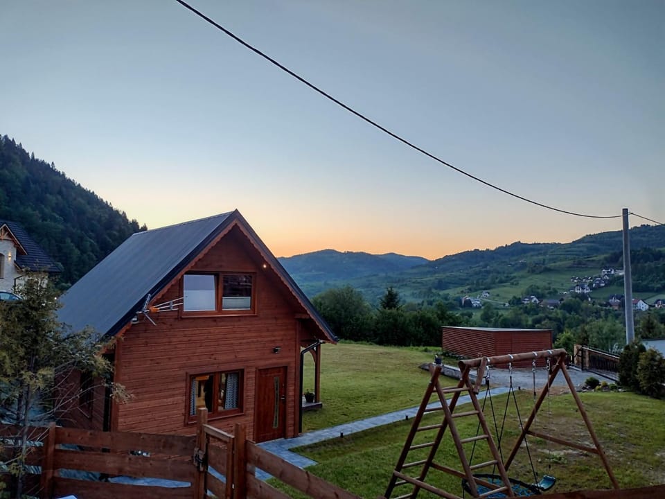 Domek na Berechu Domek w Górach-Pieniny Chalet in Lesser Poland Voivodeship