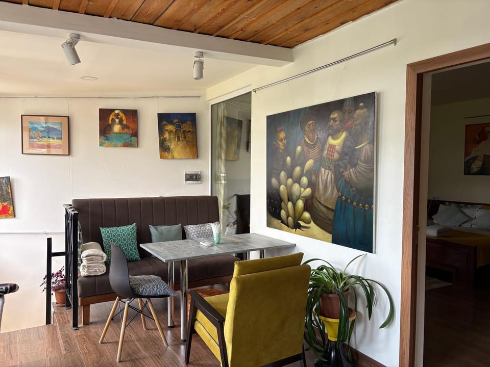 Gallery Guesthouse Bed and Breakfast in Yerevan