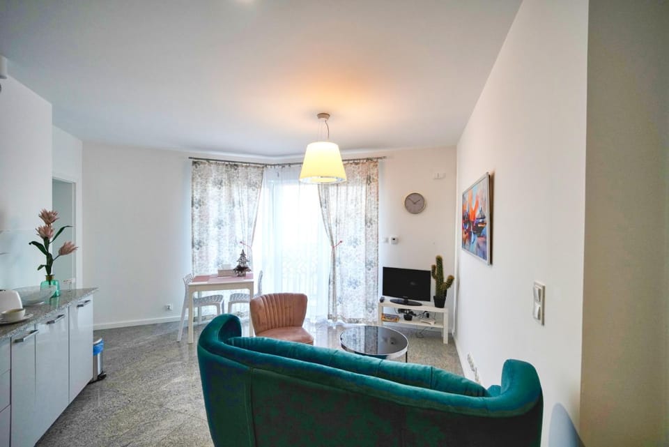Roadway-Seminaryjska z garażem podziemnym Apartment in Poland