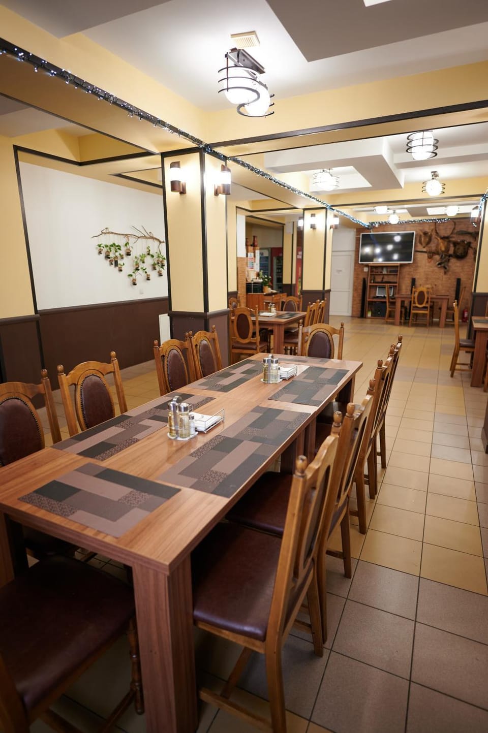 Restaurant/places to eat, Banquet/Function facilities
