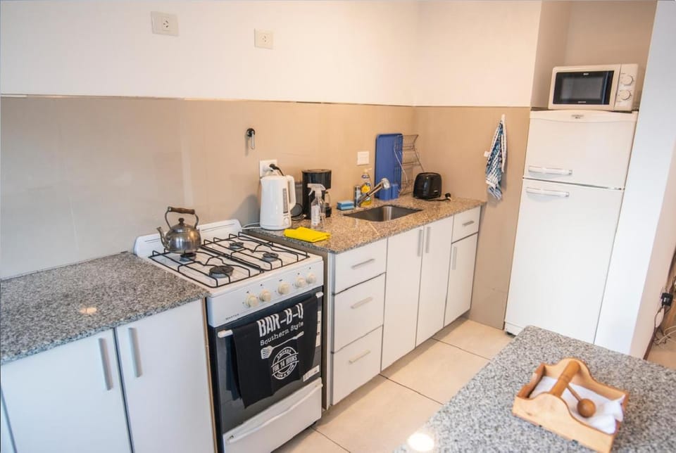 Coffee/tea facilities, Kitchen or kitchenette, minibar, pet friendly, stove, toaster