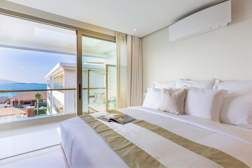 Bed, Bedroom, Sea view