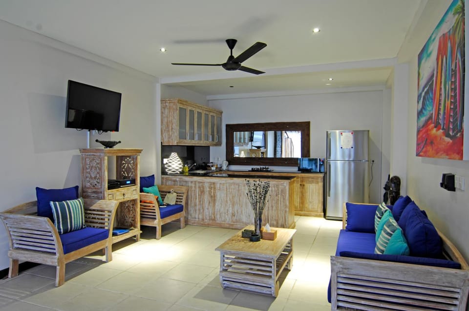 Kitchen or kitchenette, Living room