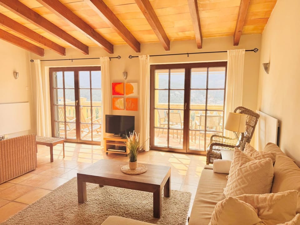 Torre Picada Duplex Apartment in Raiguer