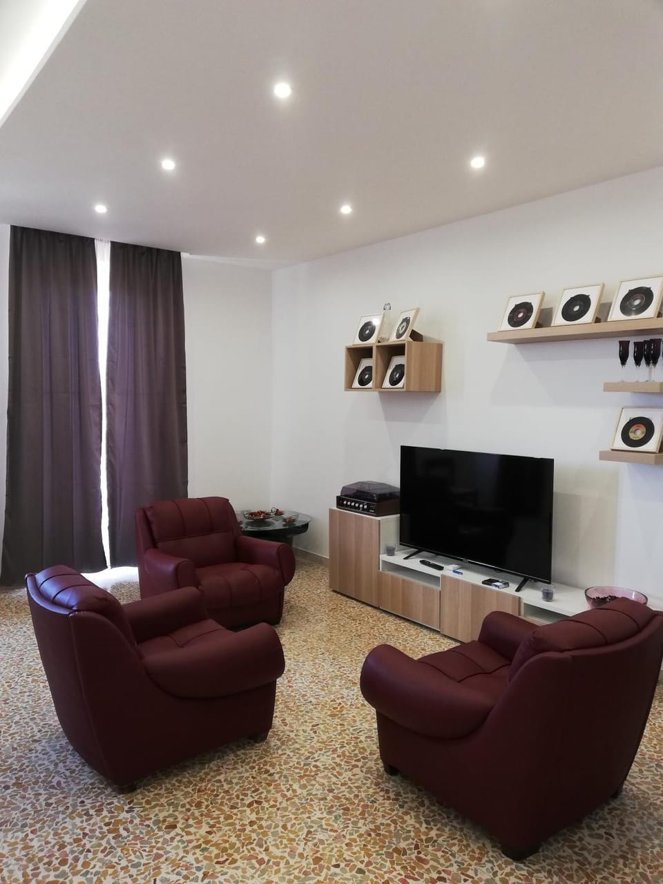 Communal lounge/ TV room, TV and multimedia, Living room