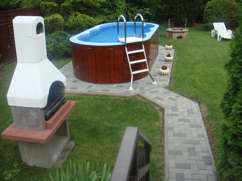 Natural landscape, BBQ facilities, Garden, Garden view, Swimming pool