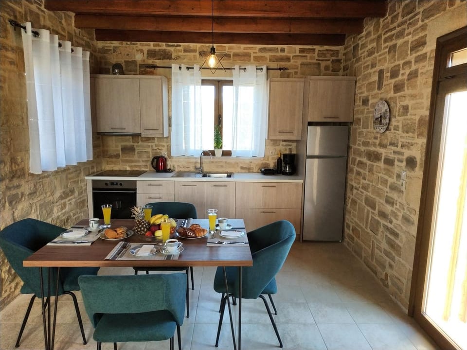 Kitchen or kitchenette, Dining area, Food, oven, stove, kitchen