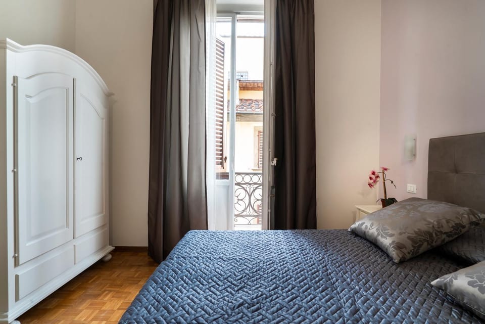 Bed, Balcony/Terrace, Photo of the whole room, Bedroom