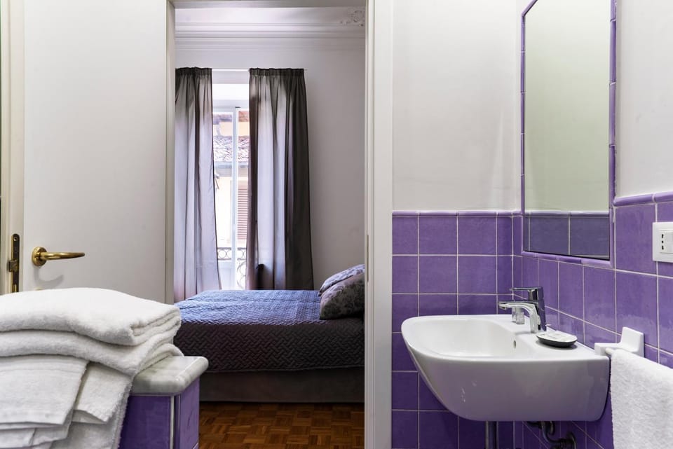 Bathroom, Balcony/Terrace