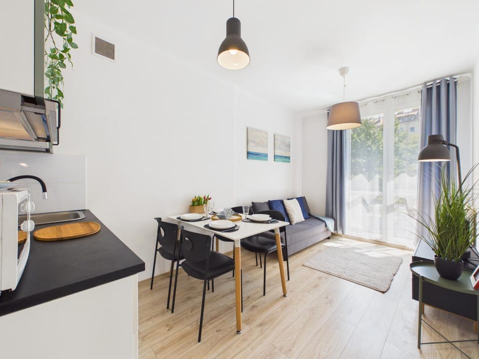 Kitchen or kitchenette, Seating area