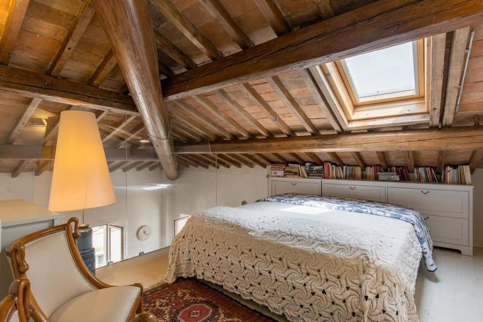 Bed, Photo of the whole room
