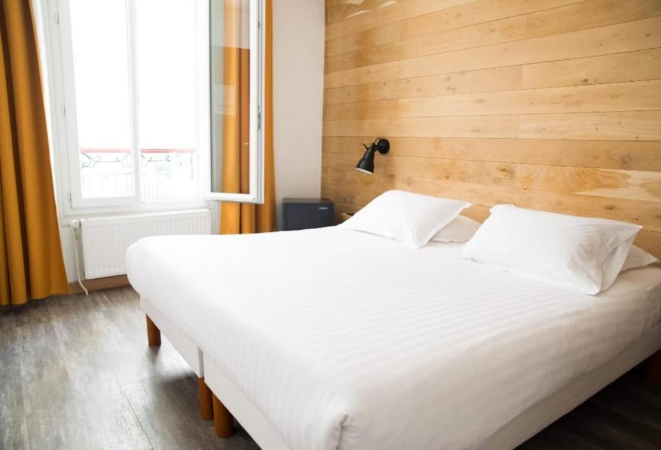 Le Victor Hugo Hotel in Montrouge