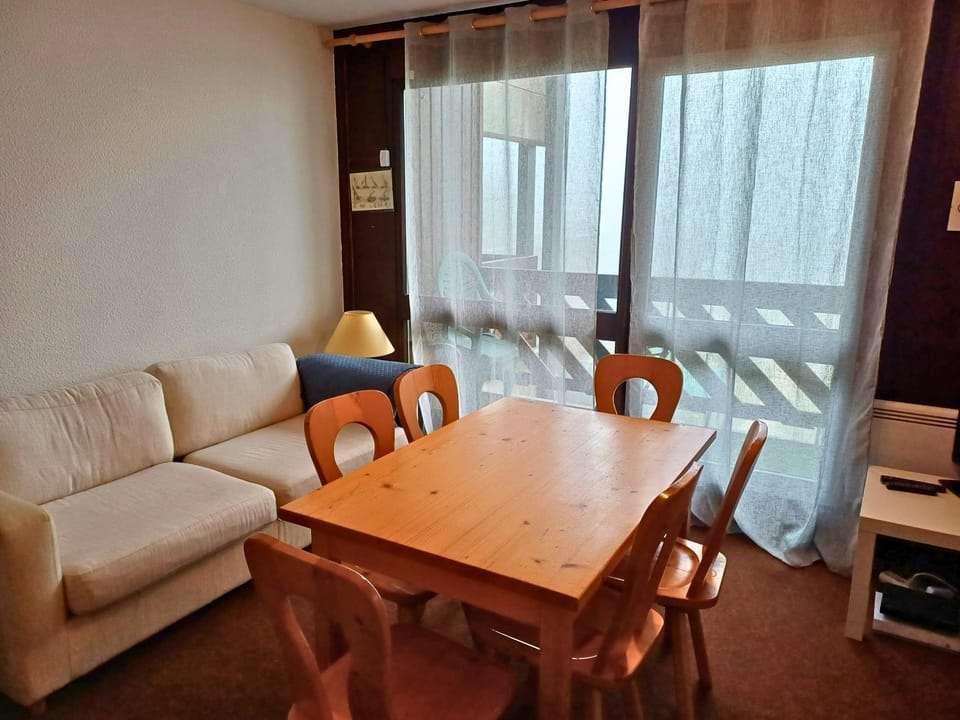 Balcony/Terrace, furniture