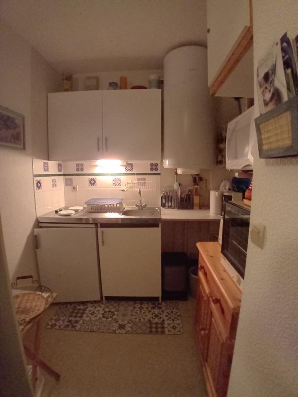 Kitchen or kitchenette