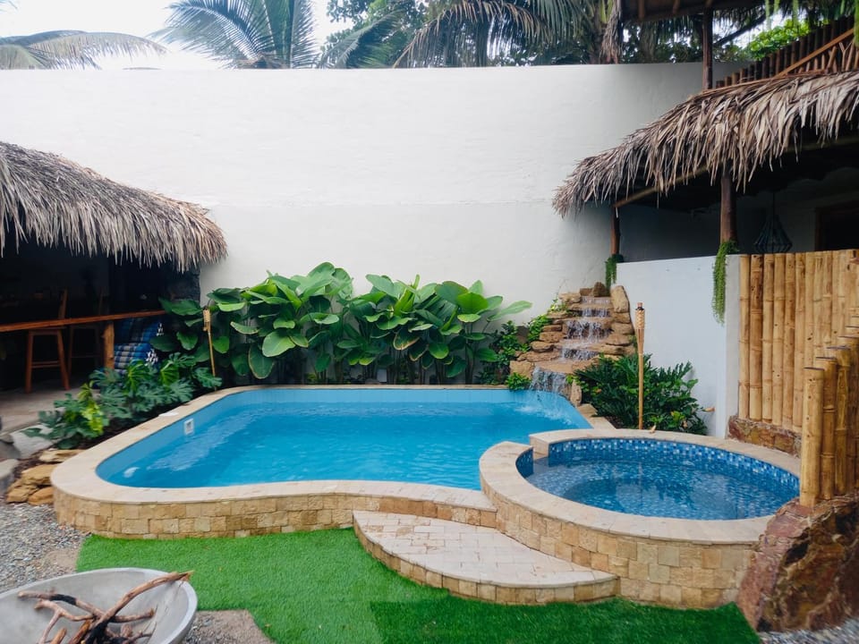 Hot Tub, Swimming pool