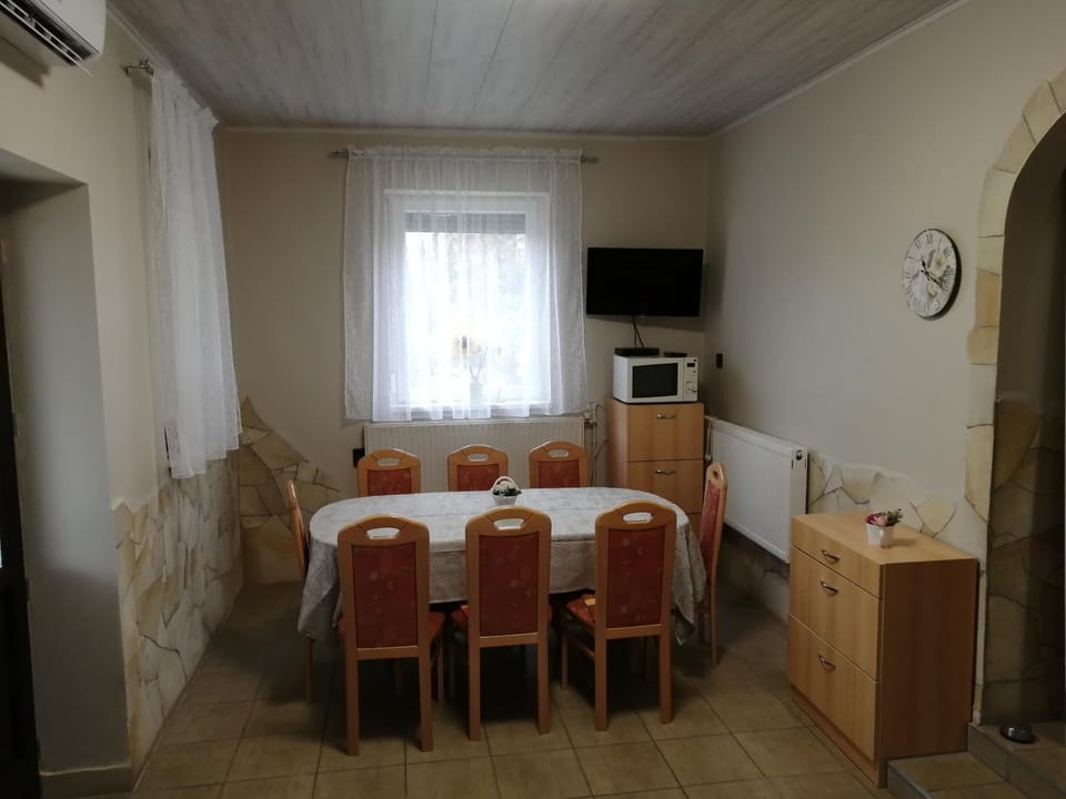 Napraforgó Vendégház House in Slovakia