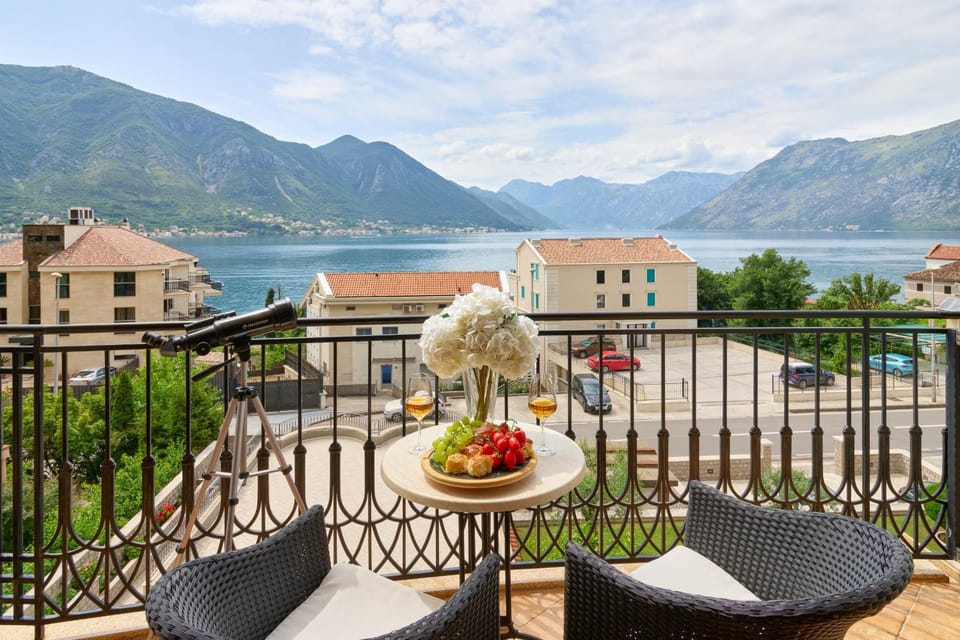 Natural landscape, Balcony/Terrace, Sea view