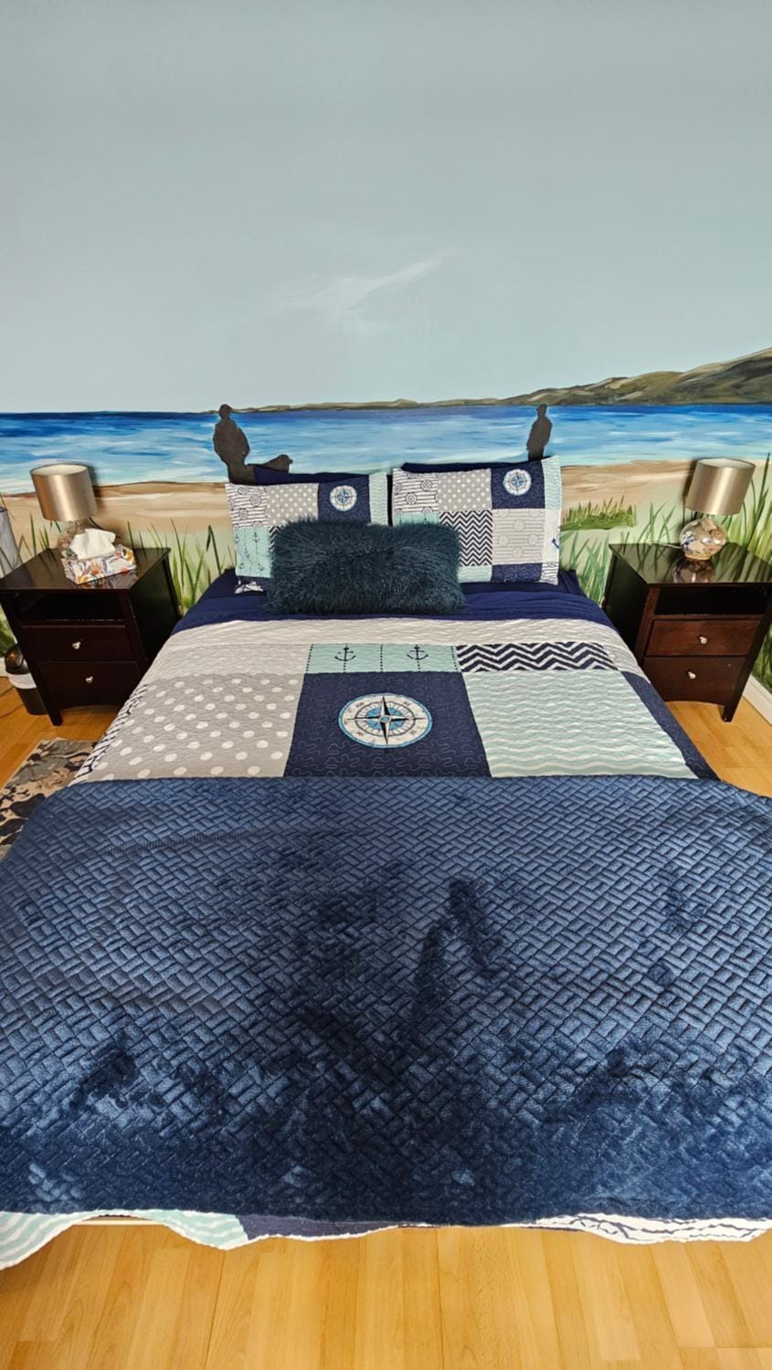 Bed, Photo of the whole room, Decorative detail, Bedroom