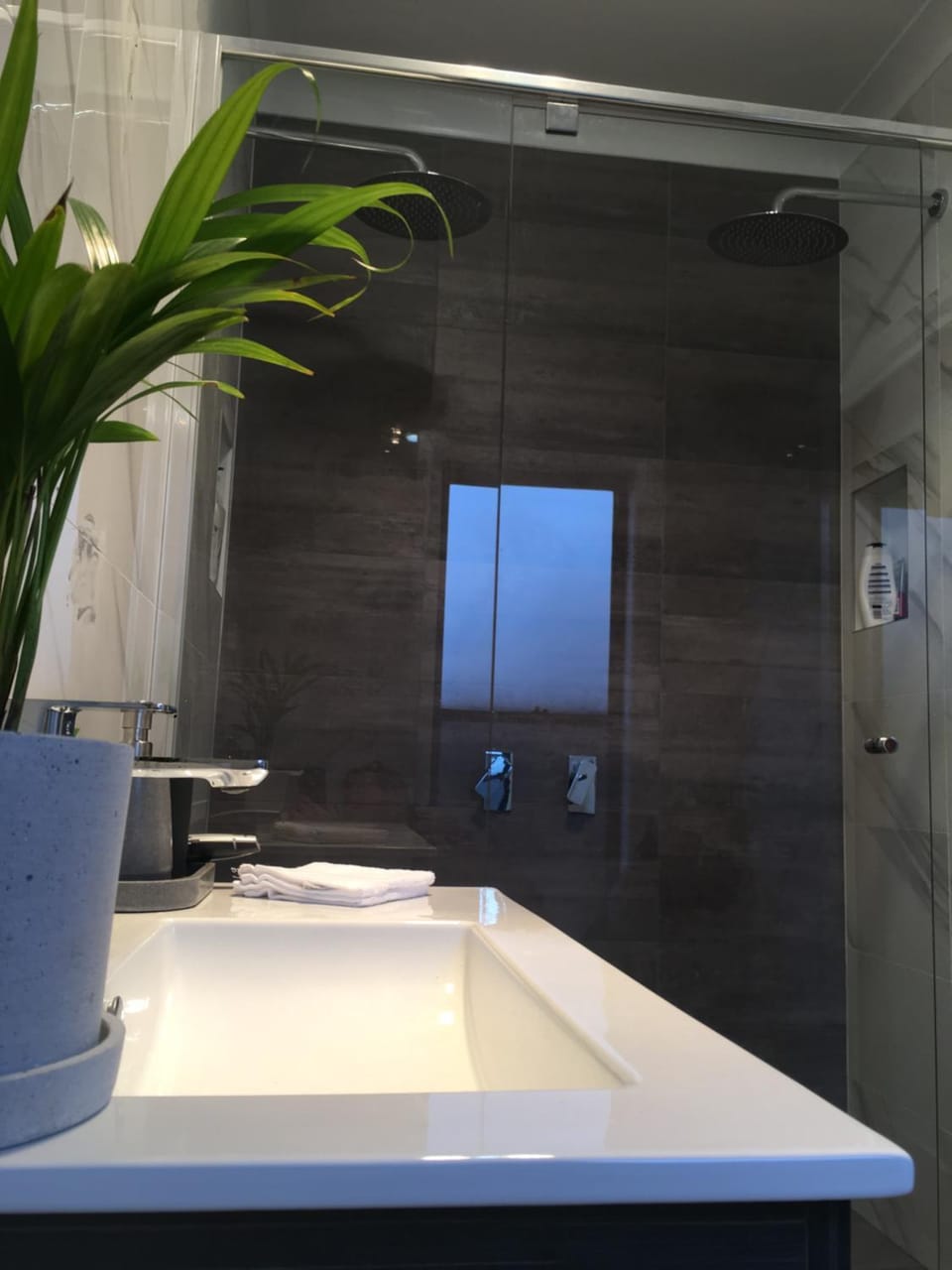 Executive Villa, private 2 bedroom in ideal location Villa in Bathurst