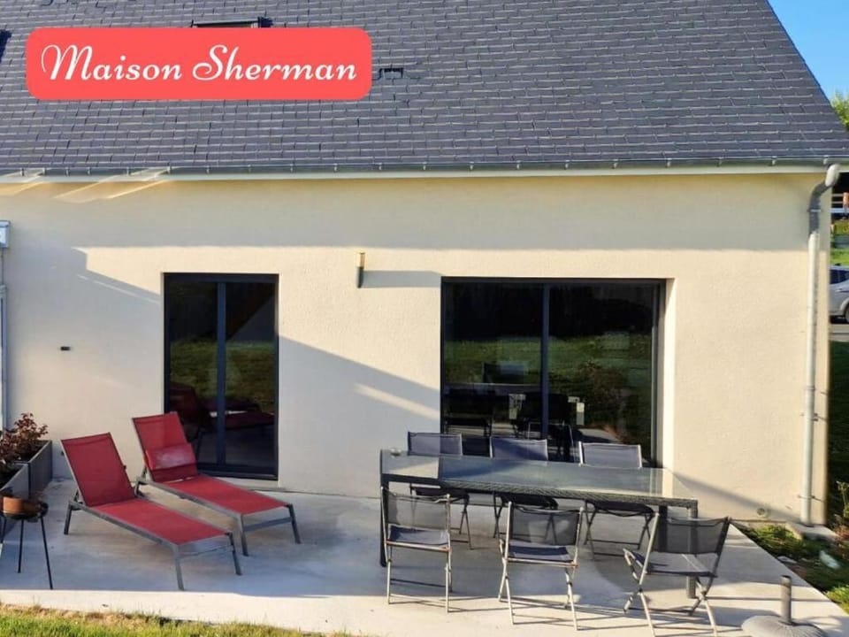 Sherman & Willy Jeep - 2 Maisons de vacances, 4min à pied de la plage - Parking privé - Wifi gratuit - Terrasse - Calme House in Normandy