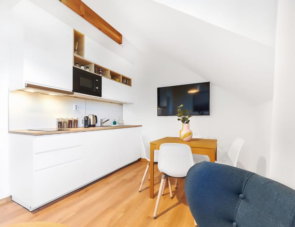 TV and multimedia, Kitchen or kitchenette, Living room, Dining area