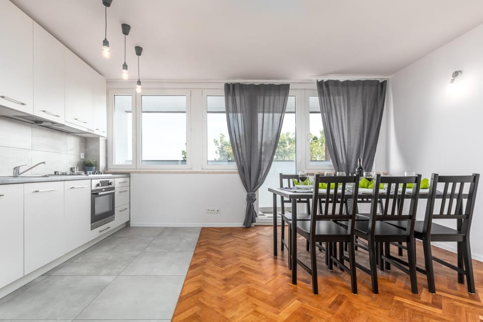 Kitchen or kitchenette, Photo of the whole room, Dining area