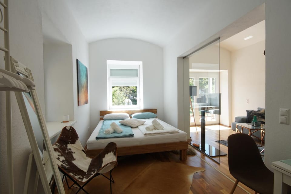 Photo of the whole room, Bedroom