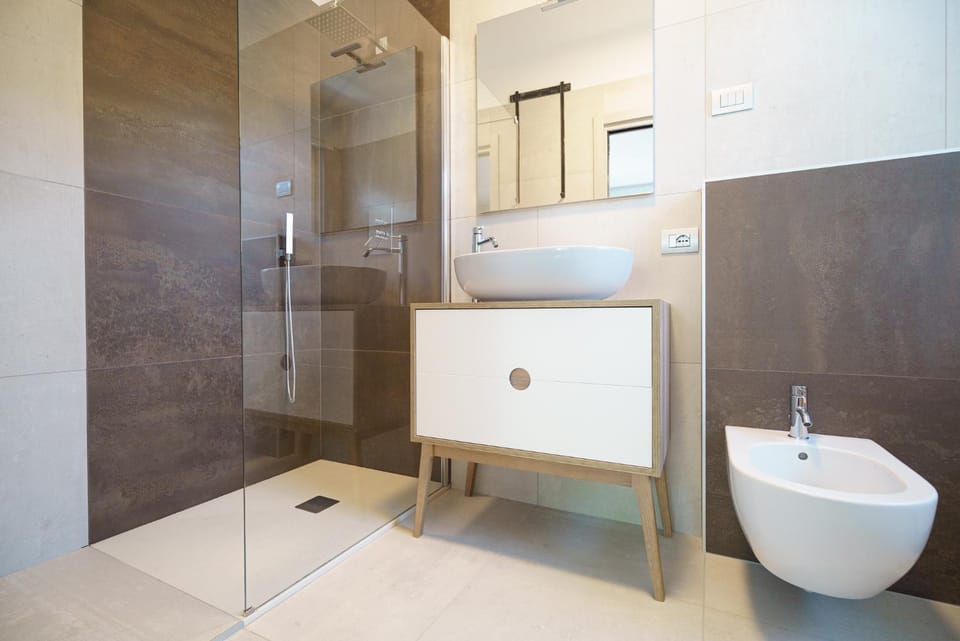 Shower, Toilet, Bathroom