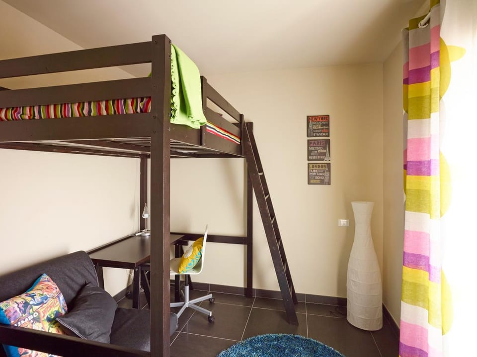 bunk bed