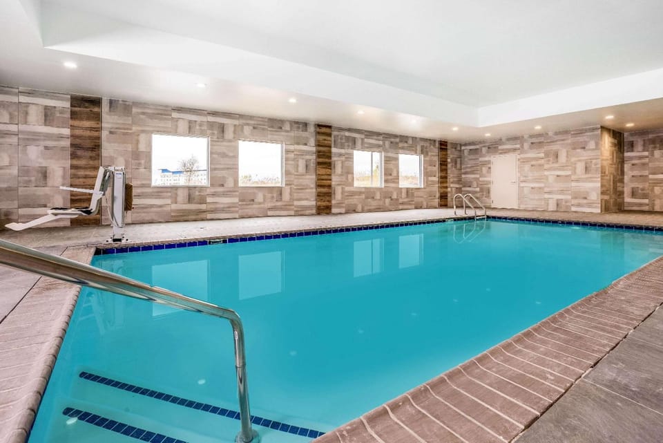 On site, Pool view, Swimming pool