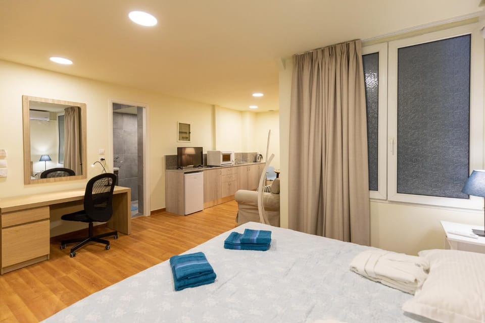 Athens Kyniska Studio Apartment in Athens