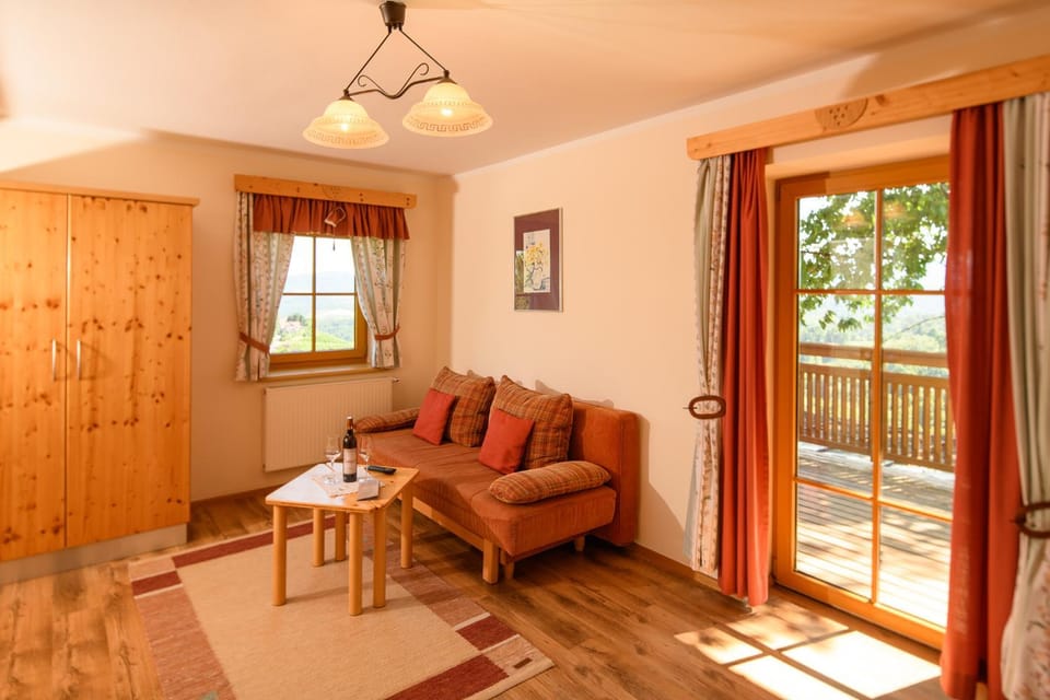 Familienweingut Oberer Germuth Bed and Breakfast in Styria