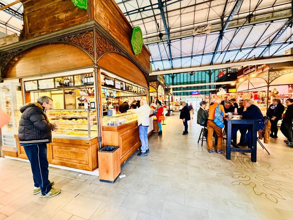 People, Food and drinks, Food, Shopping Area