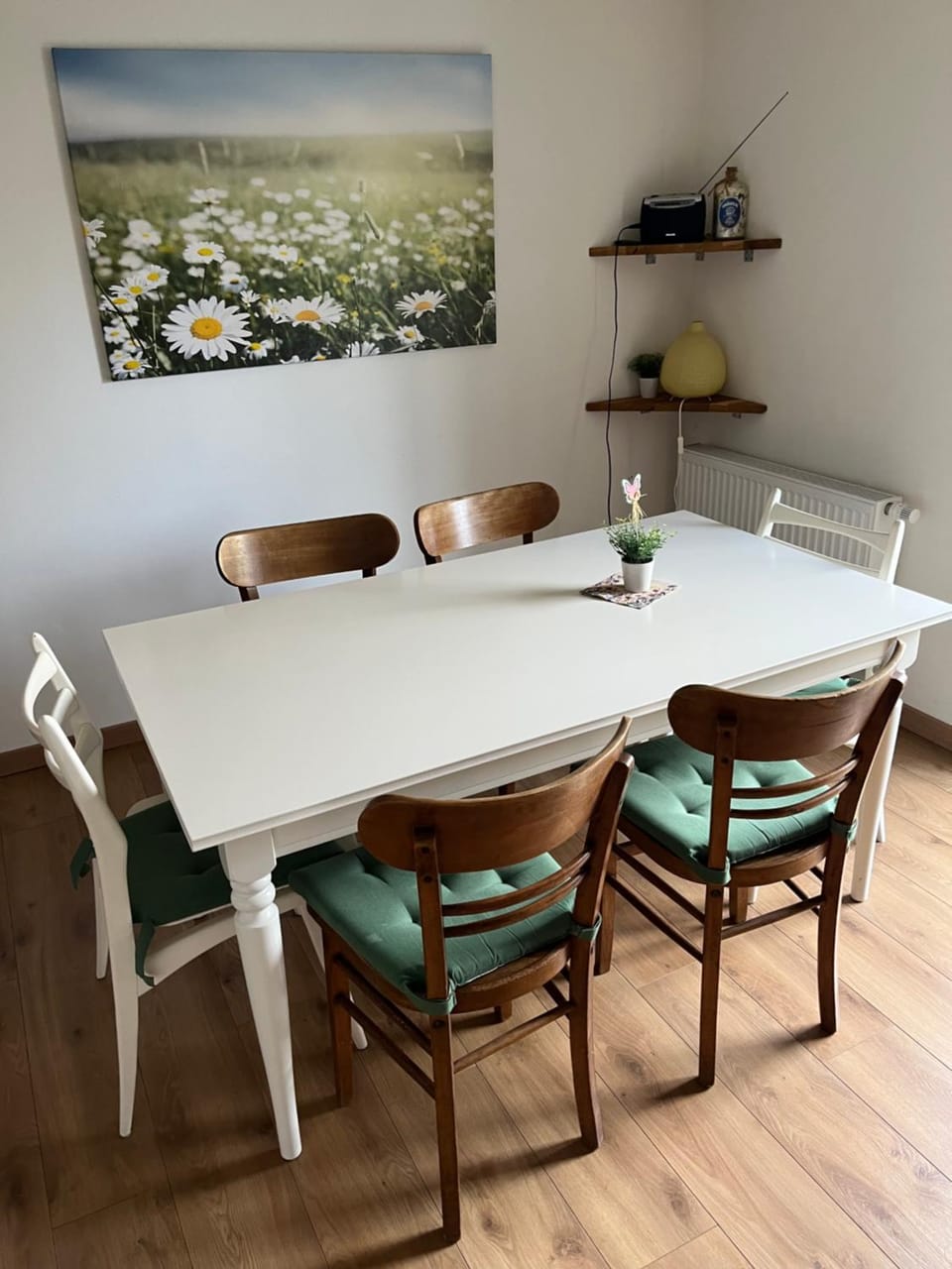 Seating area, Dining area